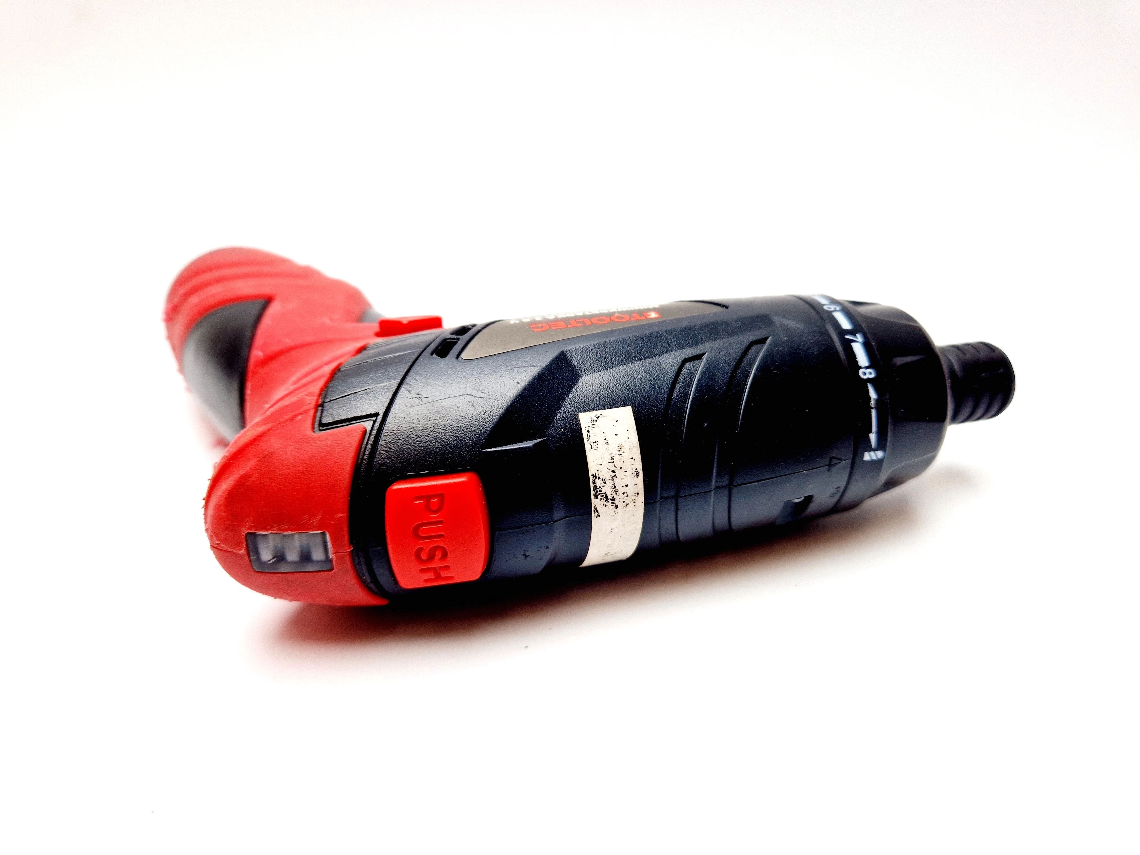 miniwkretarka-tooltec-36v-z-ladowarka-pojemnosc-akumulatora-1