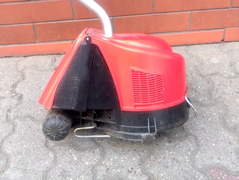 PODKASZARKA ELEKRTYCZNA MTD Z KOSZEM