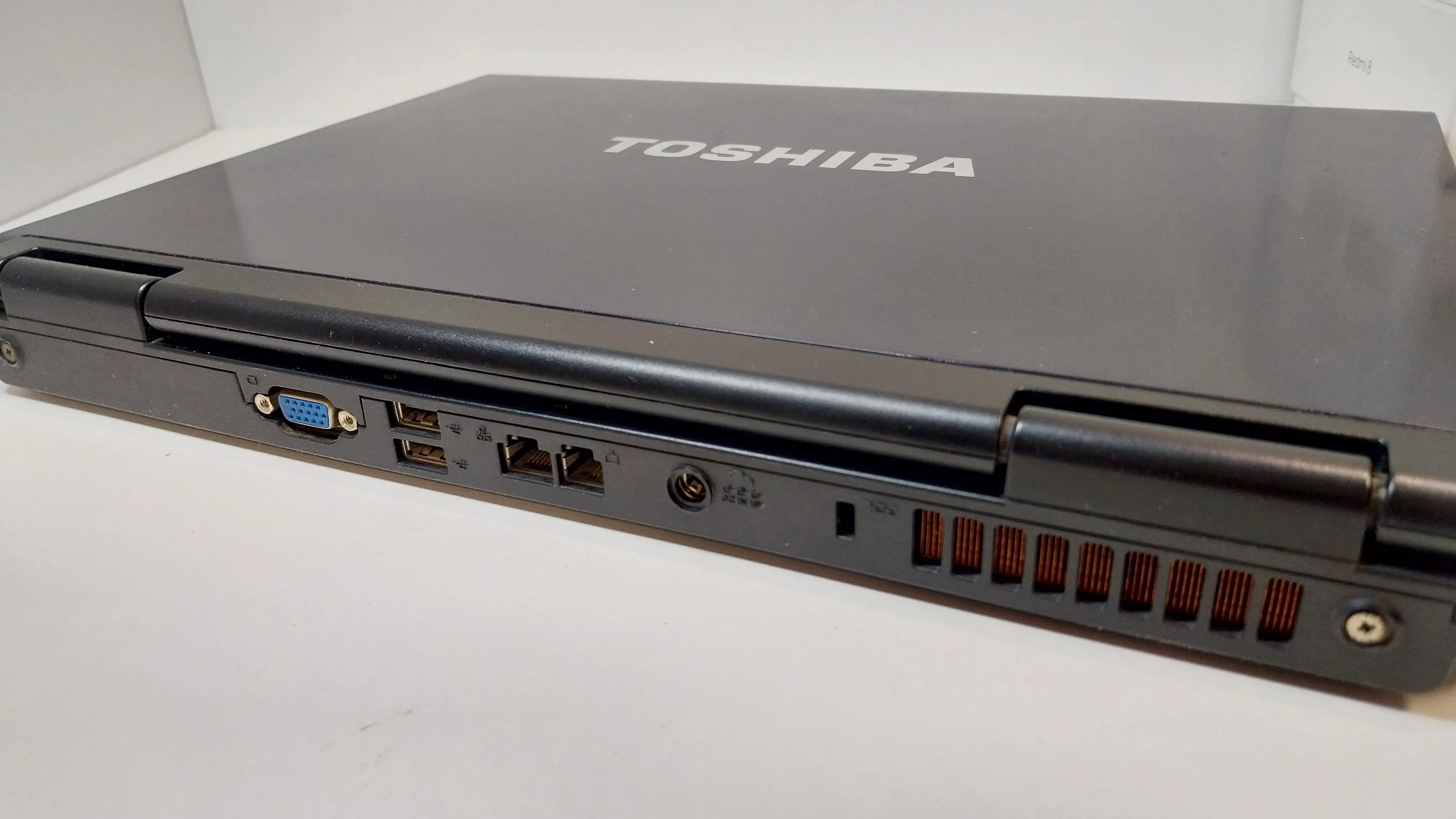 laptop-toshiba-satellite-l40-zas-myszka-przekatna-ekranu-1540