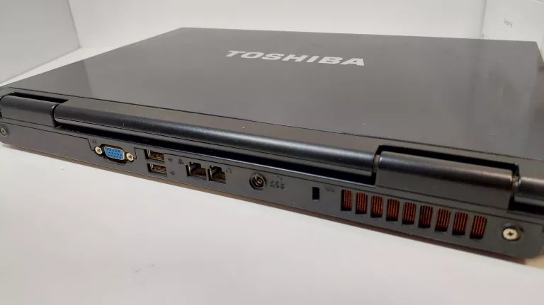 laptop-toshiba-satellite-l40-zas-myszka-przekatna-ekranu-1540