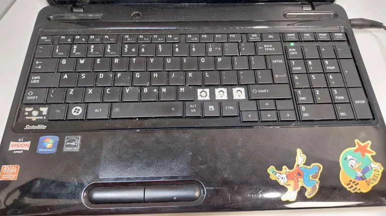 LAPTOP TOSHIBA SATELLITE L750D-1ED OPIS!!!