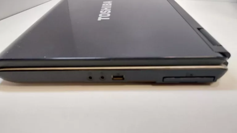 laptop-toshiba-satellite-l40-zas-myszka-stan-uzywany