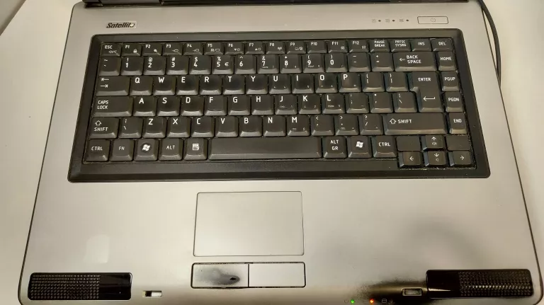 laptop-toshiba-satellite-l40-zas-myszka-typ-dysku-twardego-hdd