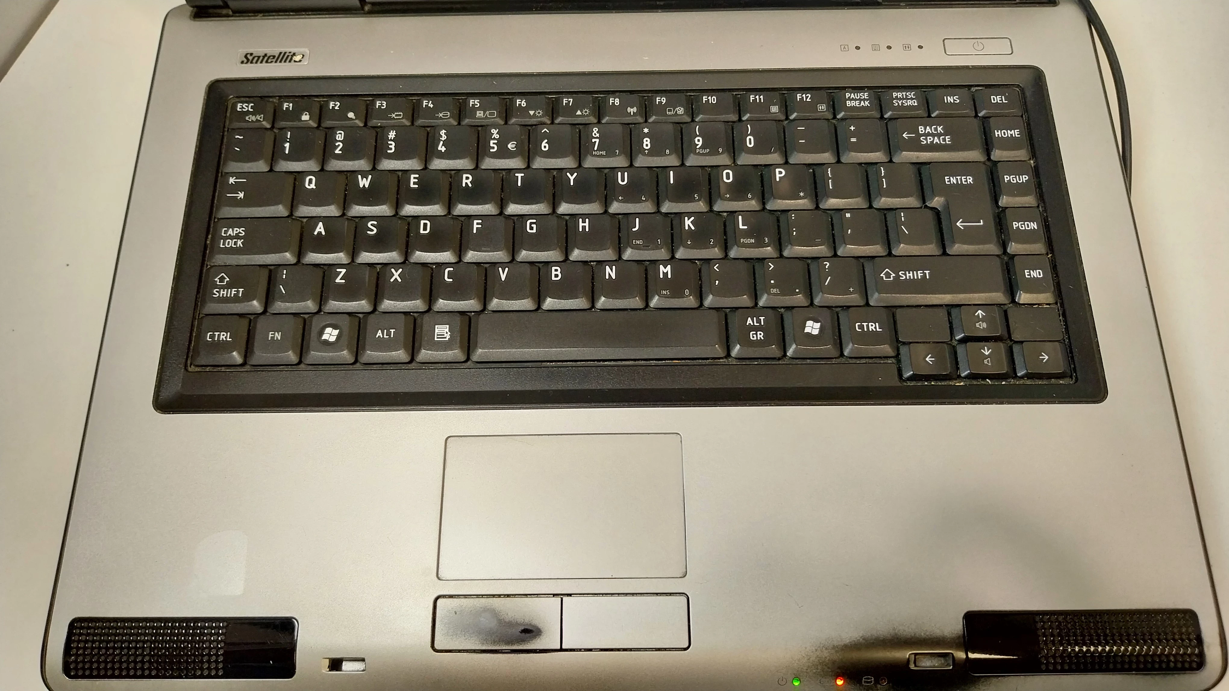 laptop-toshiba-satellite-l40-zas-myszka-typ-dysku-twardego-hdd