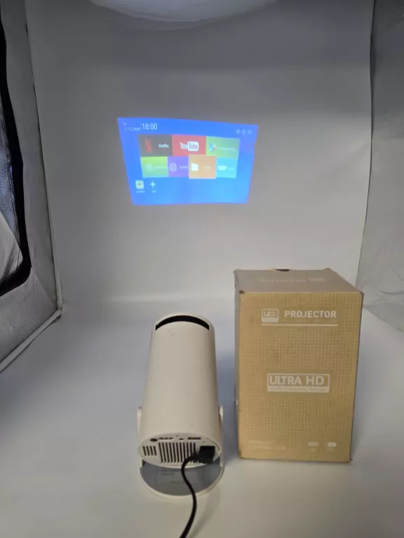 PROJEKTOR MULTIMEDIALNY HY300 LCD SUPPORT 4K