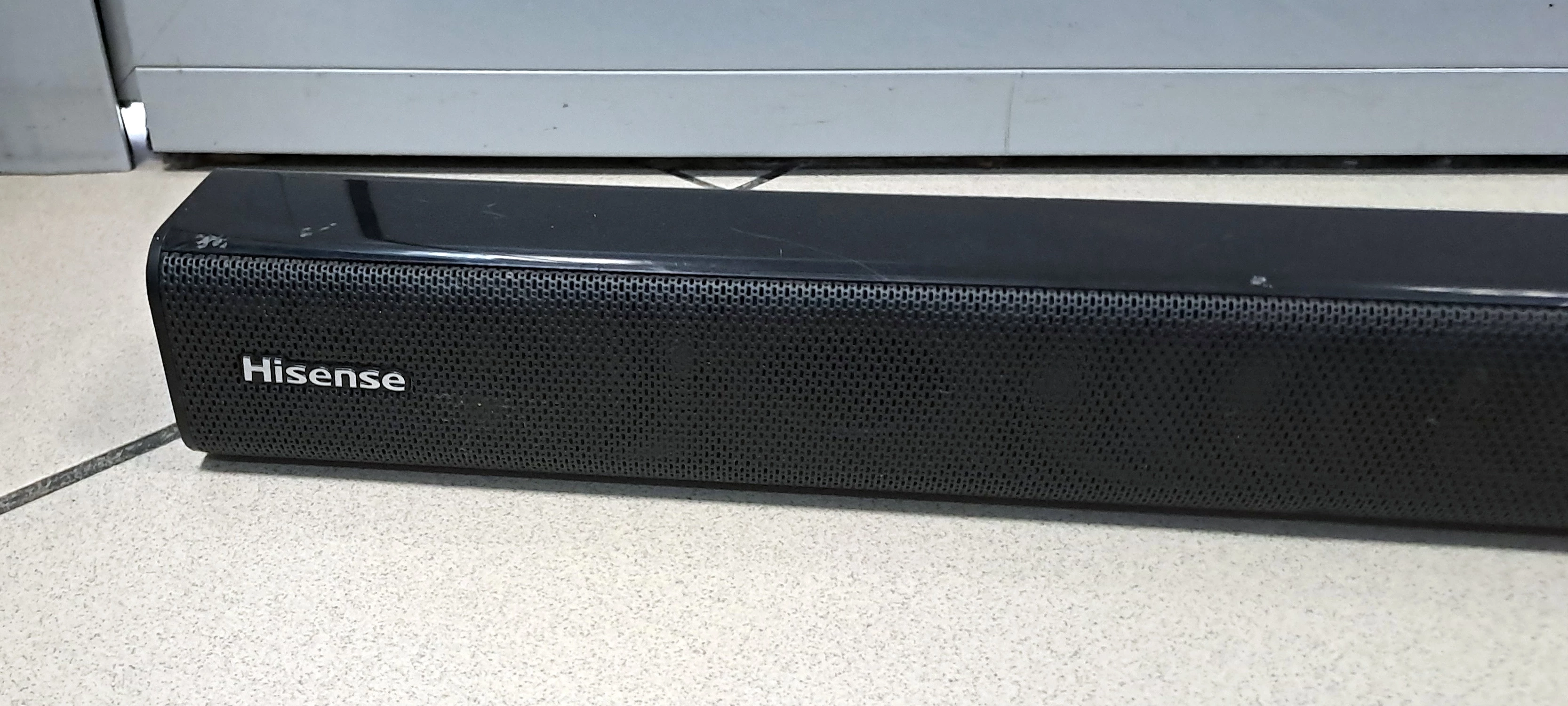 soundbar-hisense-hs205-bluetooth-czarny-pilot-stan-uzywany