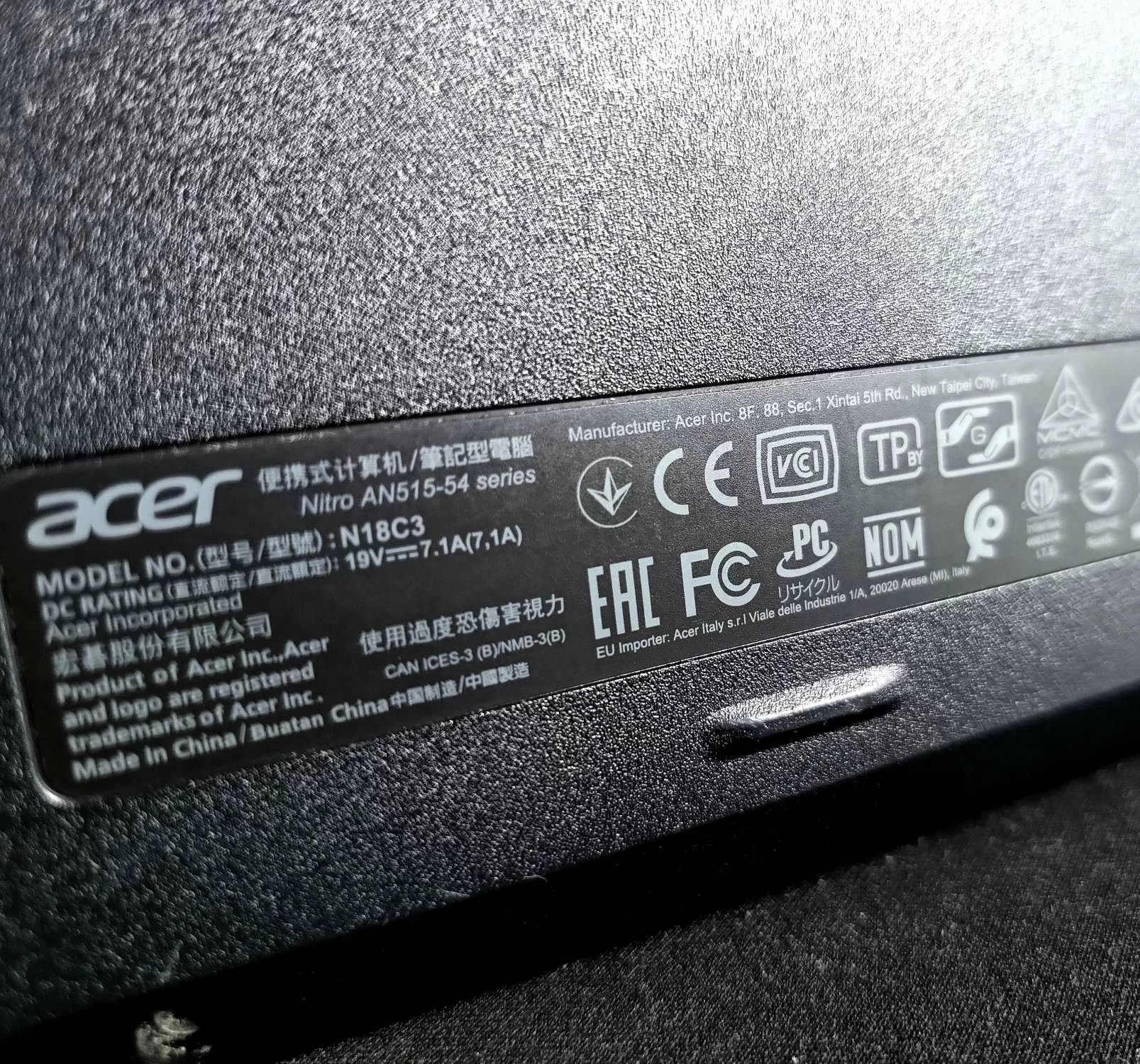 zestaw-laptop-gamingowy-acer-nitro-5-ssd-okazja-stan-uzywany