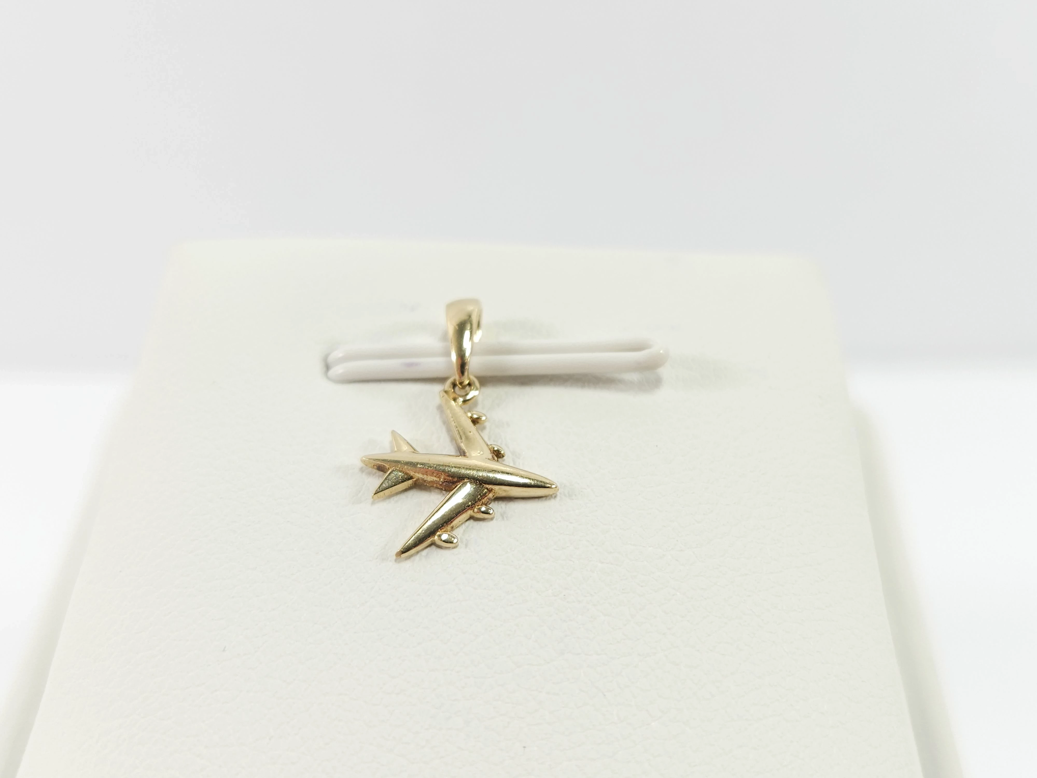 urocza-zlota-zawieszka-samolot-585-040g-28-czerwca-126-poznan-ska-x