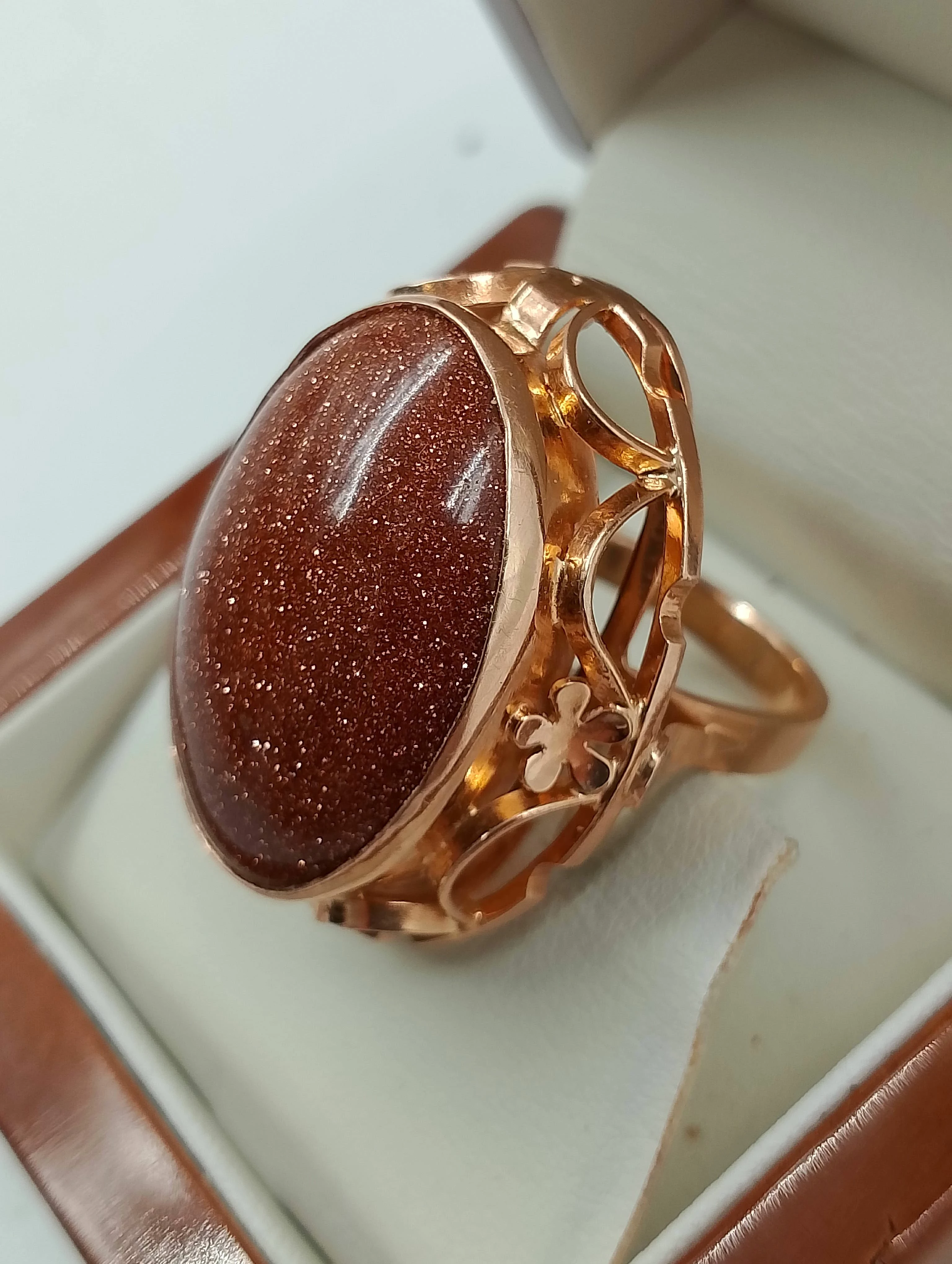 nieziemski-zloty-pierscionek-z-duzym-oczkiem-5851200-marka-bez-marki