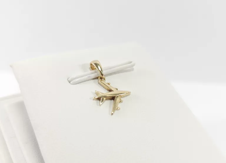 urocza-zlota-zawieszka-samolot-585-040g-stan-uzywany