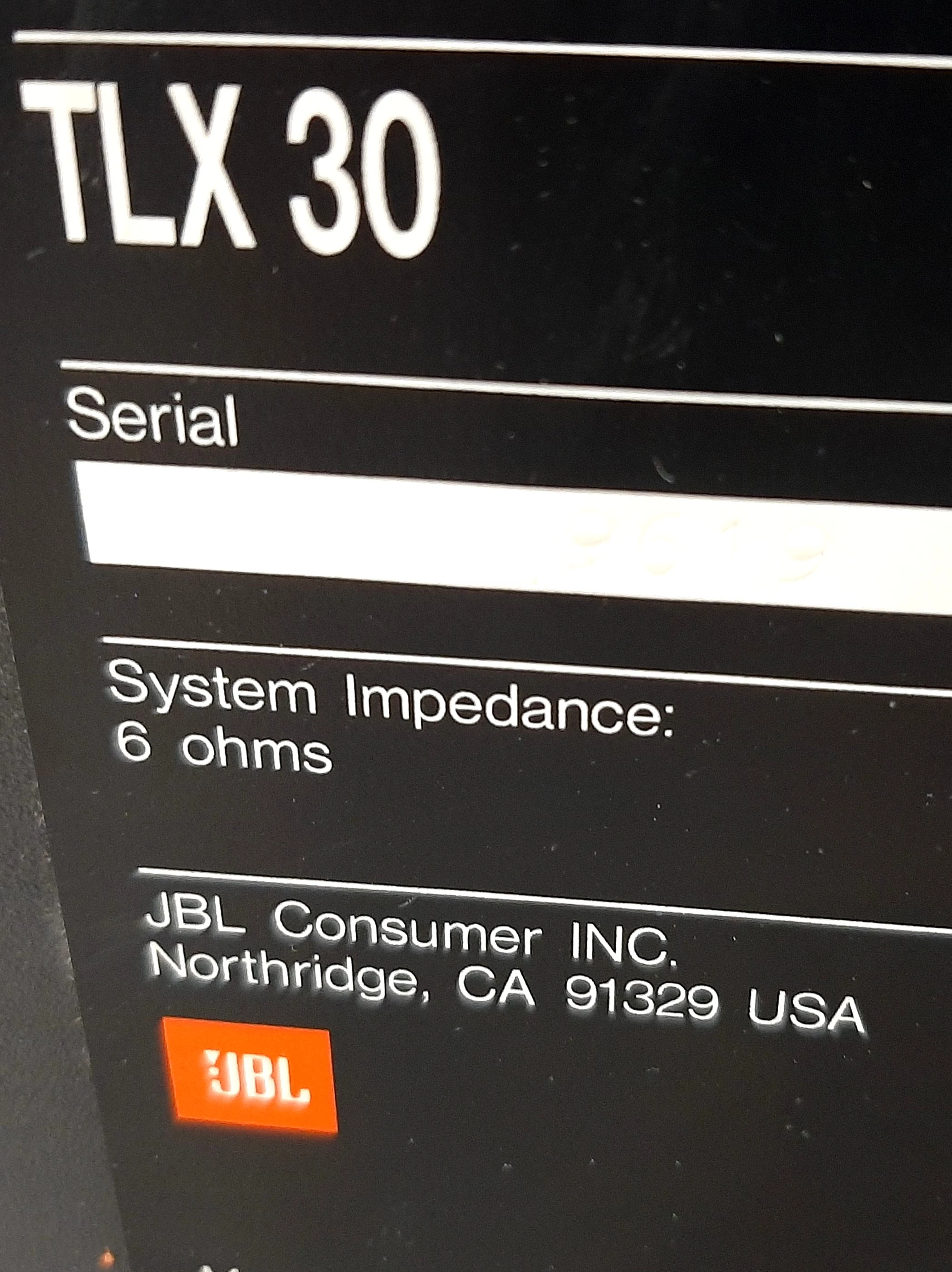 kolumny-stereo-jbl-tlx-30-konstrukcja-bass-reflex