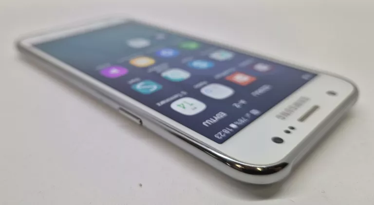SAMSUNG GALXY J5
