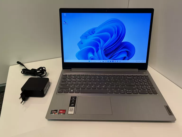 LAPTOP LENOVO IDEAPAD 3 RYZEN 5 3500U/8GB/512GB SSD/RADEON VEGA 8