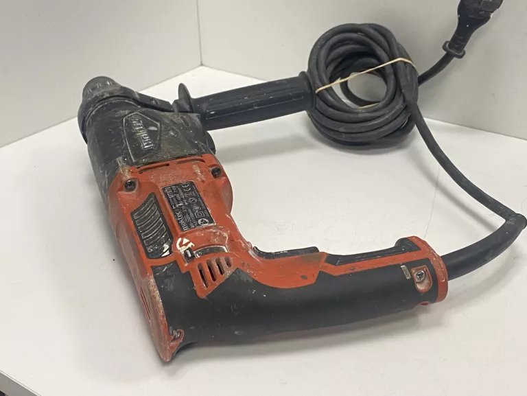 MŁOTOWIERTARKA MAKTEC MT870 710 W