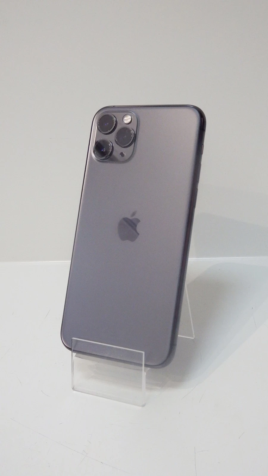 telefon-iphone-11-pro-wada-wbudowana-pamiec-64-gb