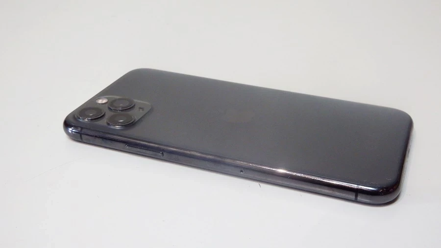 telefon-iphone-11-pro-wada-przekatna-ekranu-58