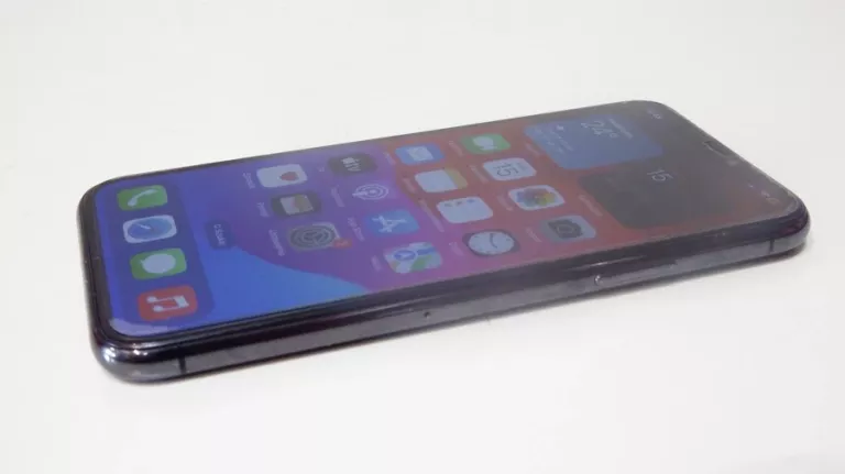 TELEFON IPHONE 11 PRO WADA