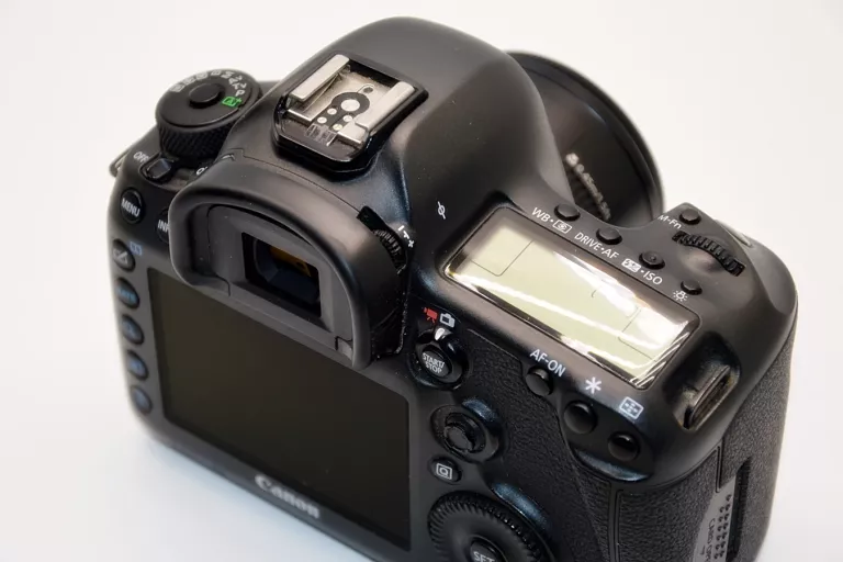 CANON EOS 5DS R LUSTRZANKA APARAT + CANON EF 50MM F/1.8 PRZEBIEG 144146