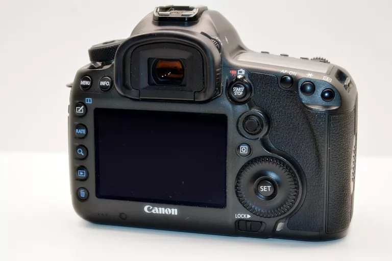 CANON EOS 5DS R LUSTRZANKA APARAT + CANON EF 50MM F/1.8 PRZEBIEG 144146