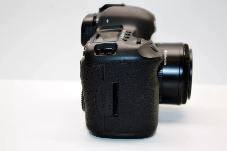 CANON EOS 5DS R LUSTRZANKA APARAT + CANON EF 50MM F/1.8 PRZEBIEG 144146