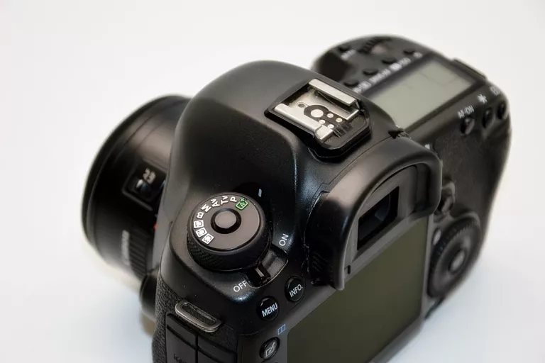 CANON EOS 5DS R LUSTRZANKA APARAT + CANON EF 50MM F/1.8 PRZEBIEG 144146