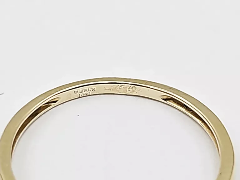 ZŁOTY PIERŚCIONEK "W.KRUK" Z DIAMENTEM 0,04CT S12/H 585 R. 14