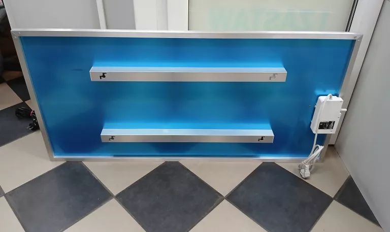 GRZEJNIK PANEL NA PODCZERWIEŃ NEO TOOLS 90-101 720W BDB STAN!