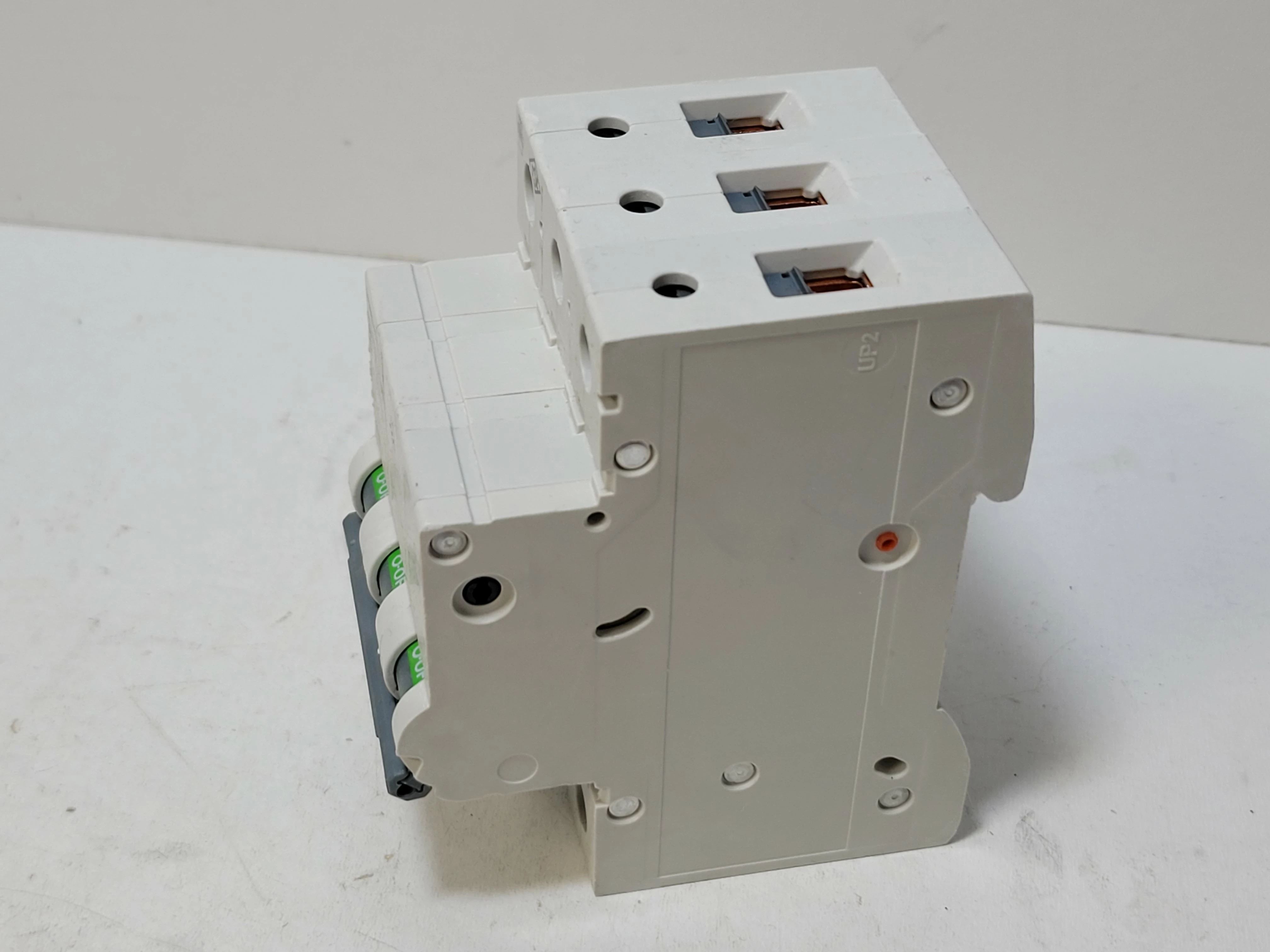 wylacznik-nadpradowy-3p-c-2a-6ka-ac-5sl6302-7-osiedle-niepodleglosci-1-krakow