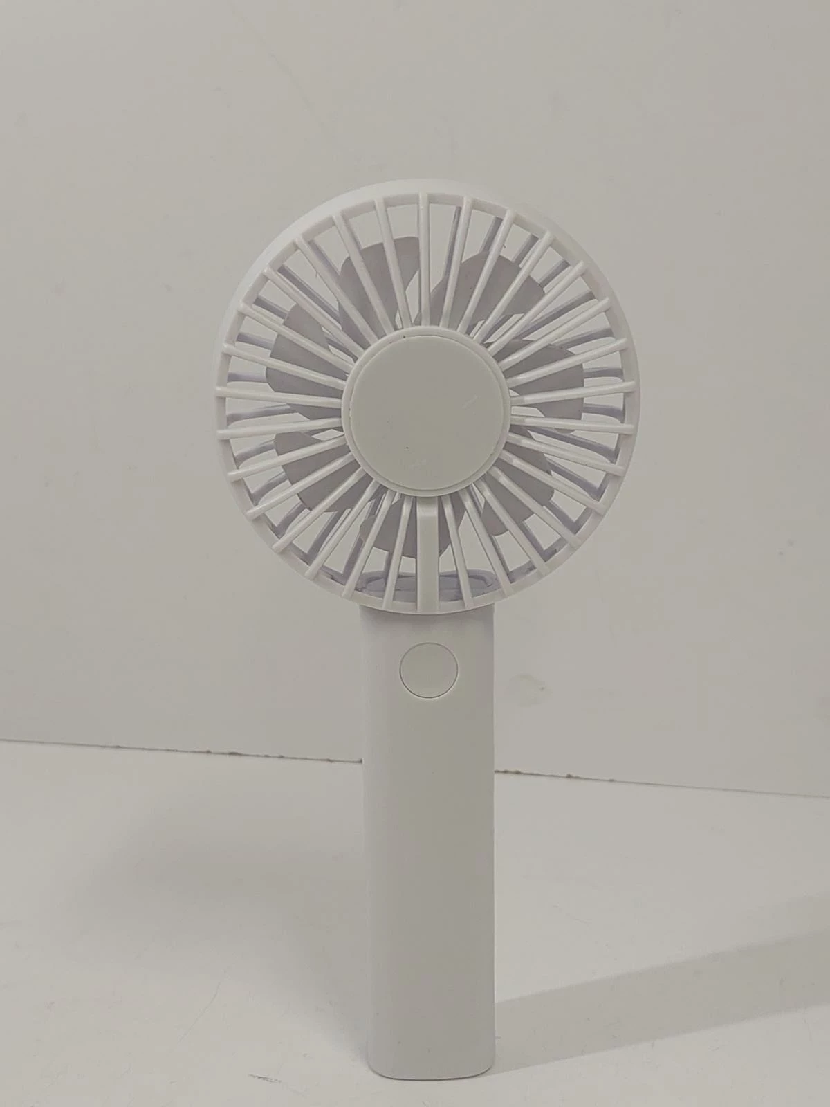 mini-wentylator-kolor-bialy-stan-uzywany