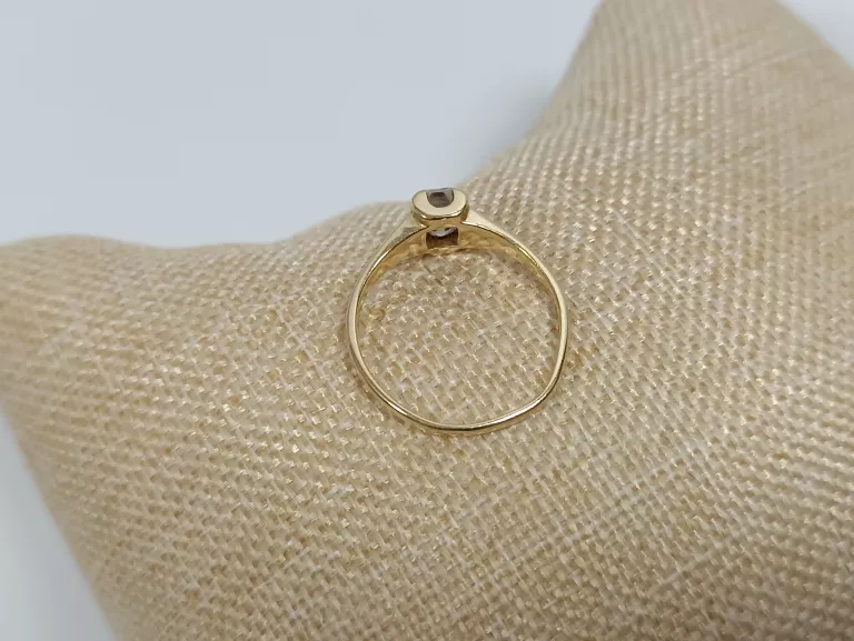 piekny-zloty-pierscionek-proby-585-kamien-17088-128