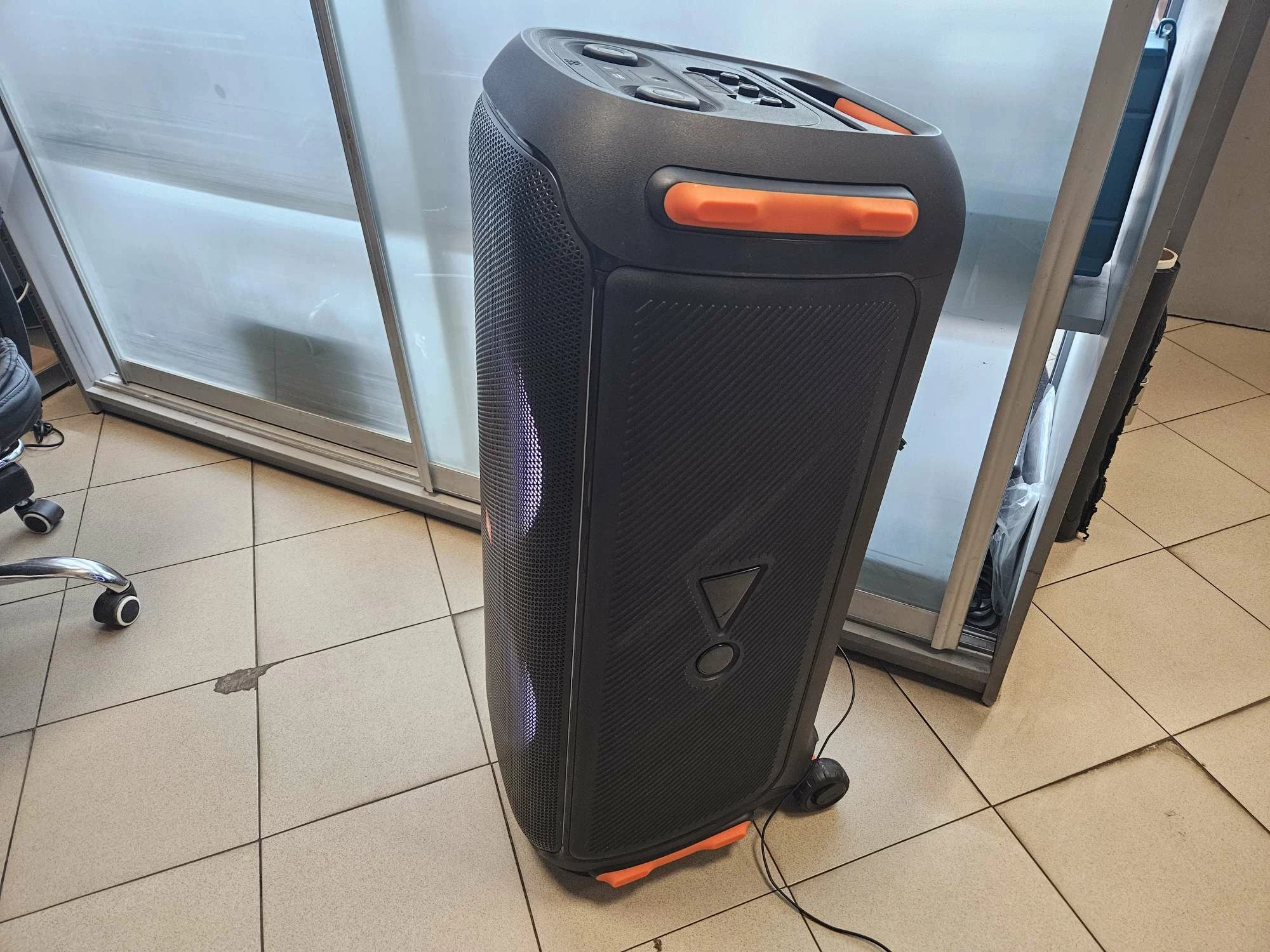 duzy-glosnik-przenosny-jbl-partybox-710-800w-bt-power-audio-kod-producenta-partybox-710