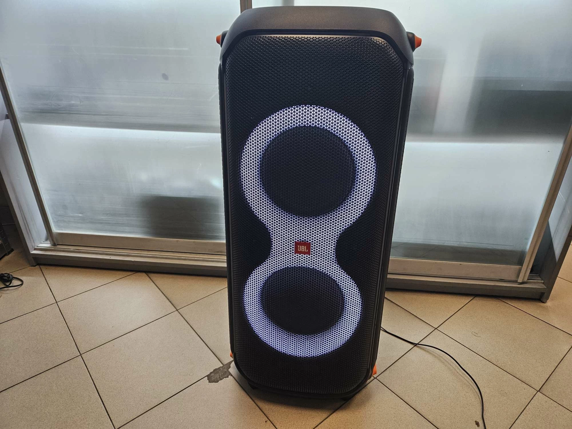 duzy-glosnik-przenosny-jbl-partybox-710-800w-bt-power-audio-zasilanie-sieciowe