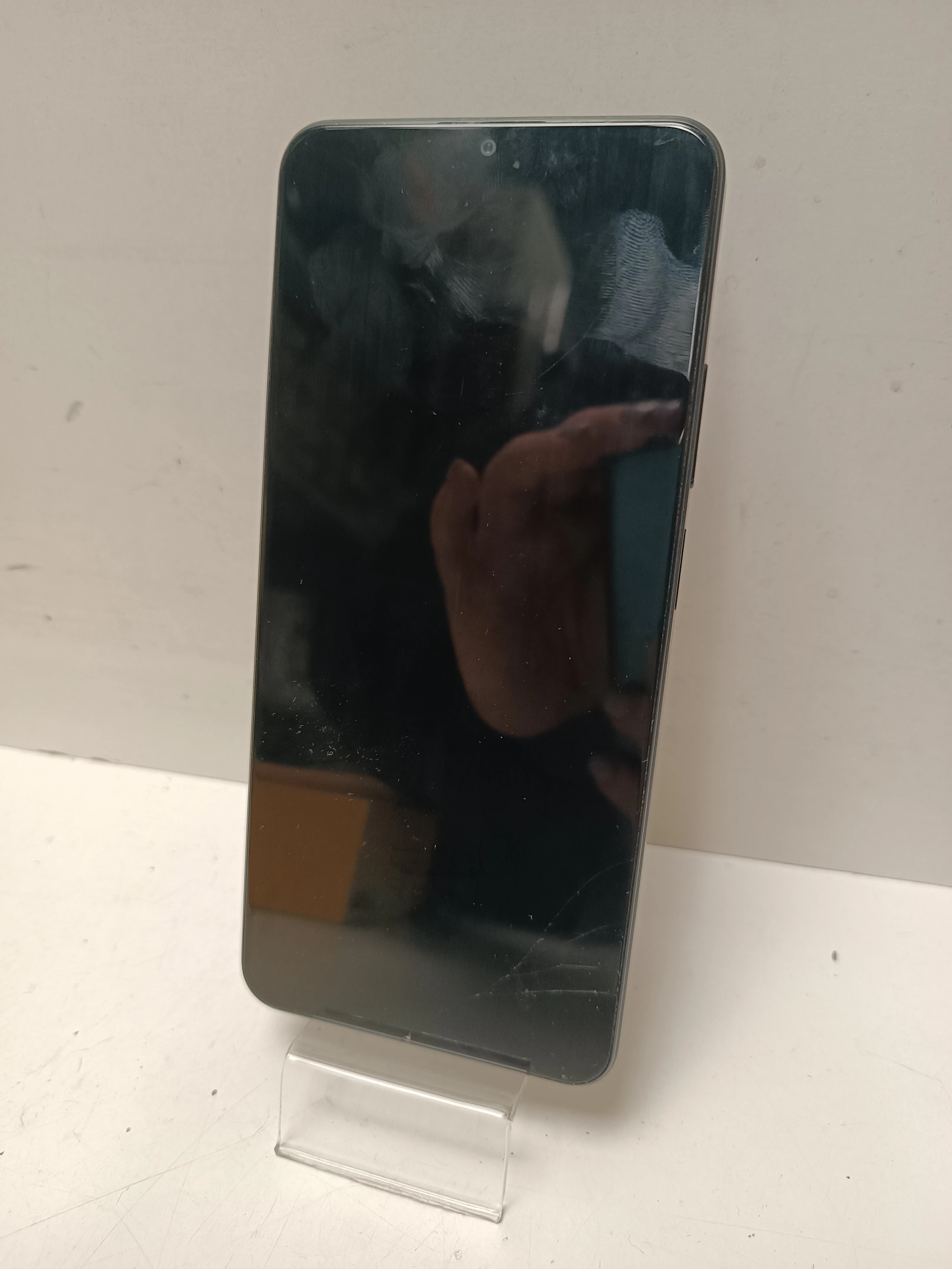 telefon-realme-c53-zbity-ekran-system-operacyjny-android