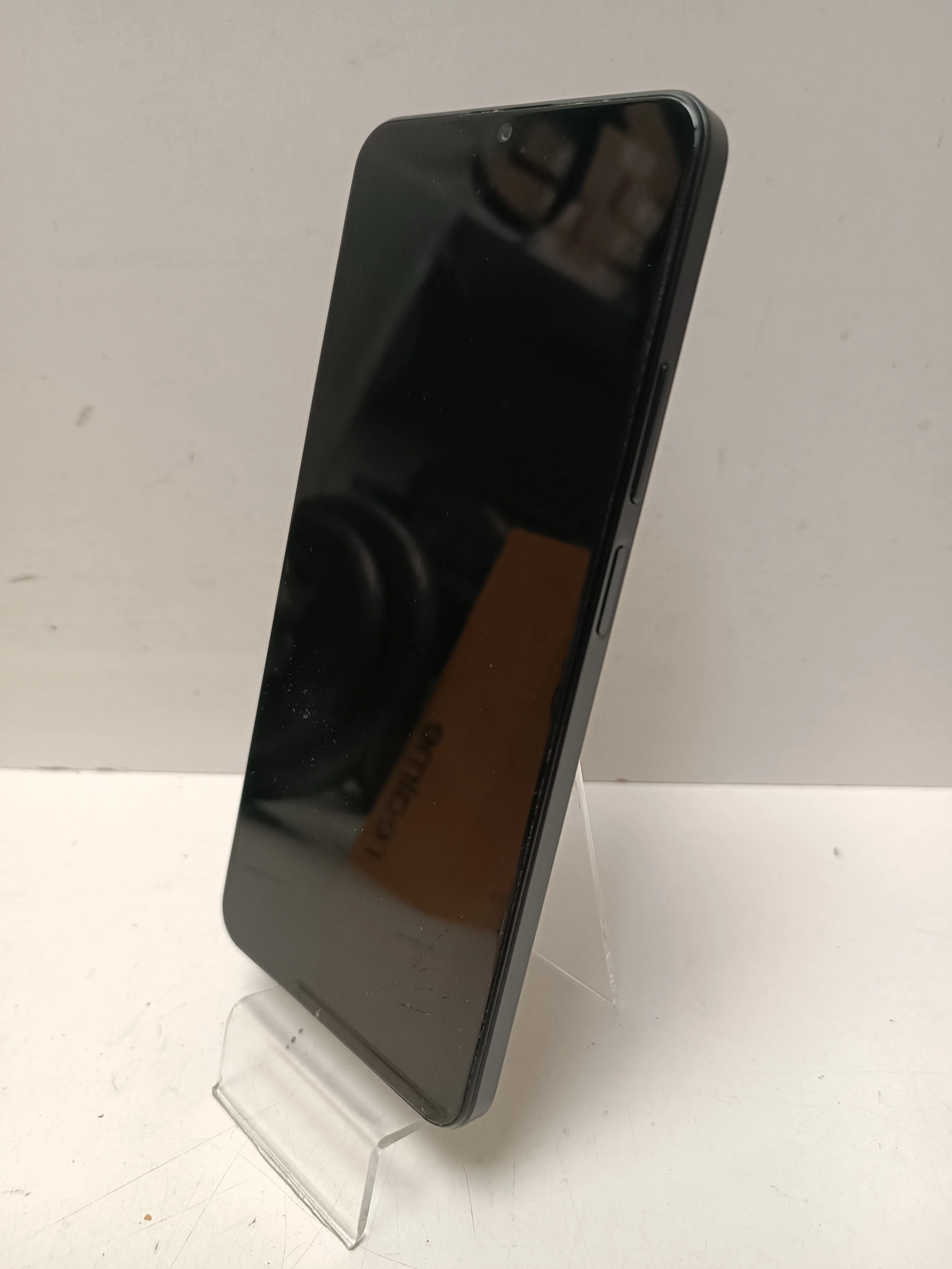 telefon-realme-c53-zbity-ekran-pamiec-ram-6-gb