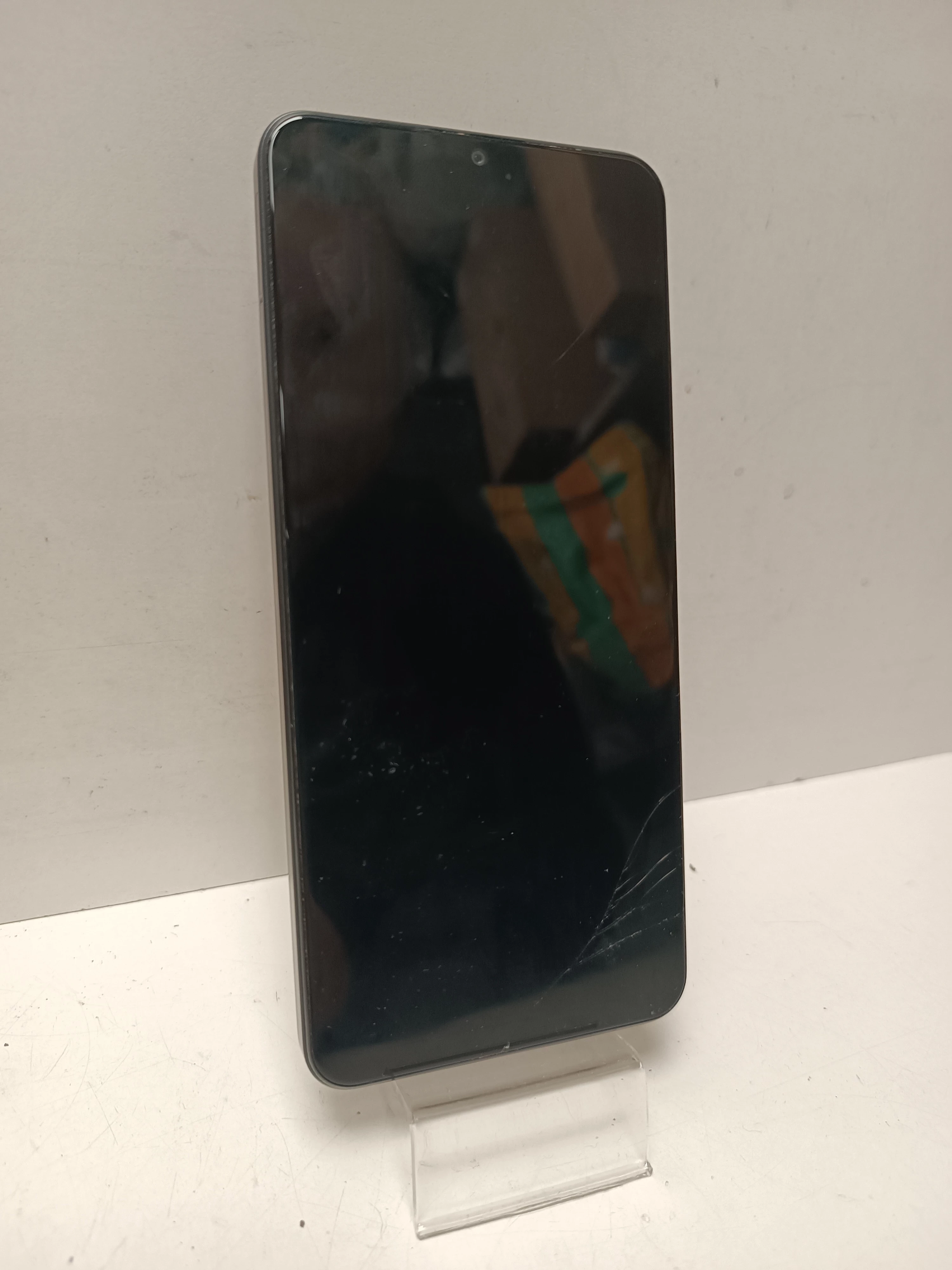 telefon-realme-c53-zbity-ekran-typ-smartfon