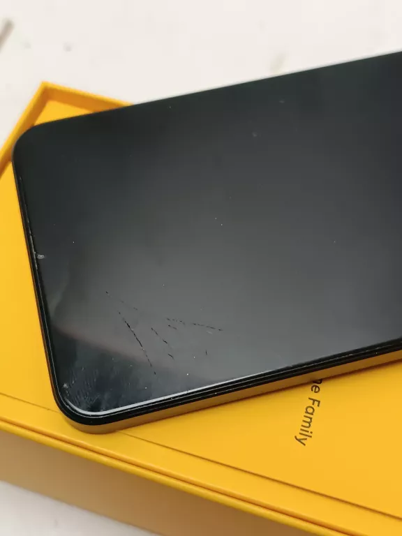 telefon-realme-c53-zbity-ekran-kolor-czarny