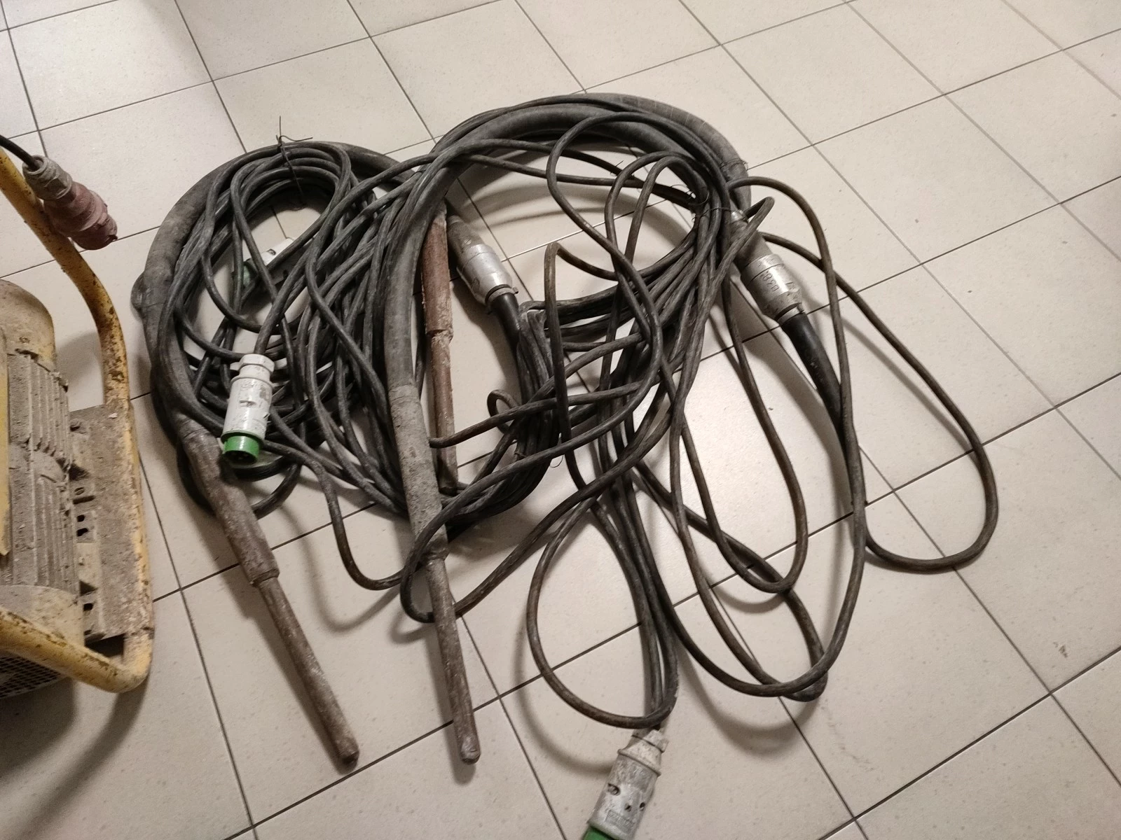 przetwornica-czestotliwosci-uf-61-3x-bulawa-elektryczna-do-beton-ean-gtin-8435294305401