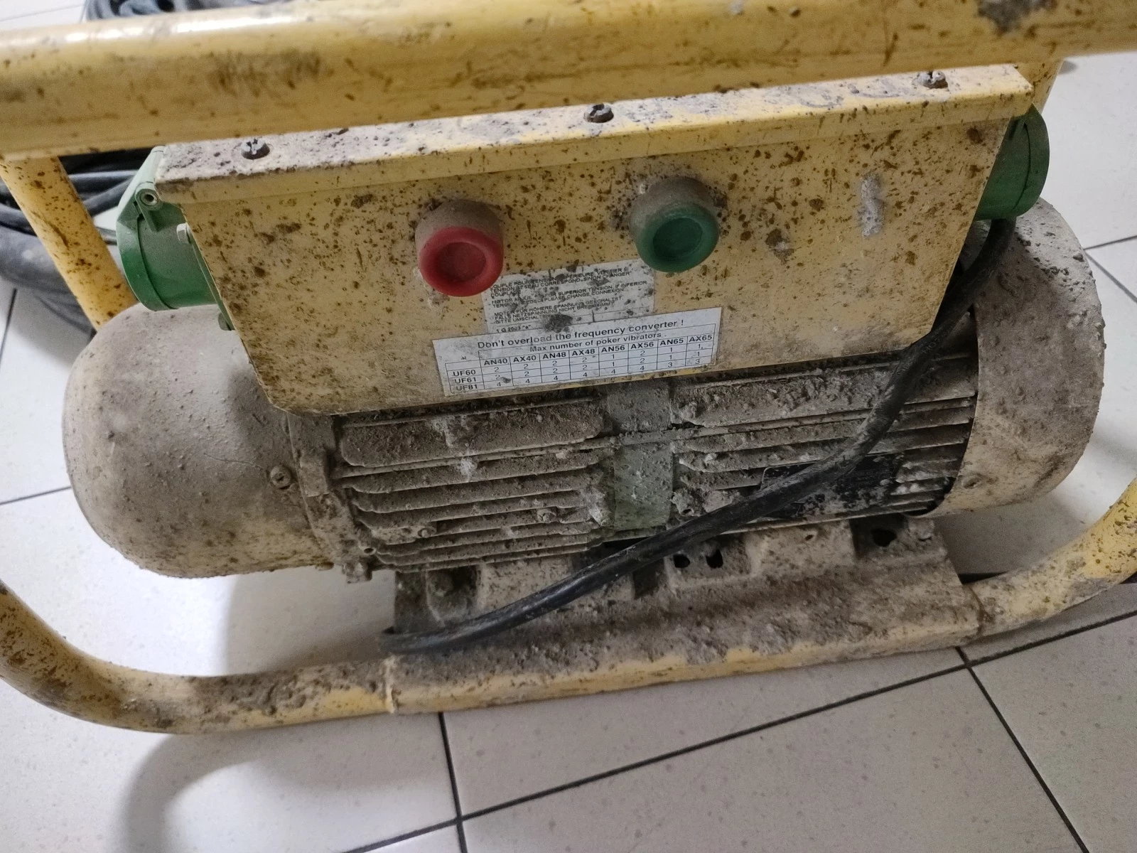 przetwornica-czestotliwosci-uf-61-3x-bulawa-elektryczna-do-beton-waga-produktu-z-opakowaniem-jednostkowym-8000