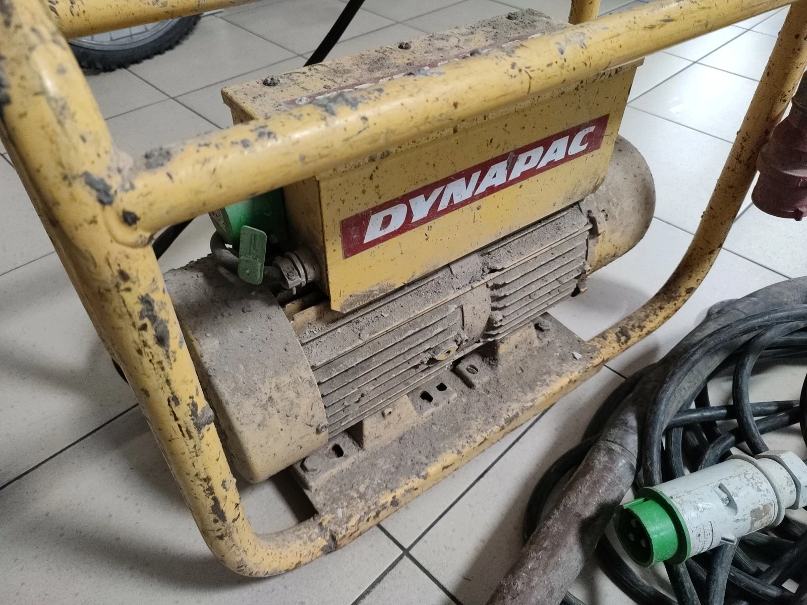 przetwornica-czestotliwosci-uf-61-3x-bulawa-elektryczna-do-beton-alwojska-polskiego-71-olsztyn