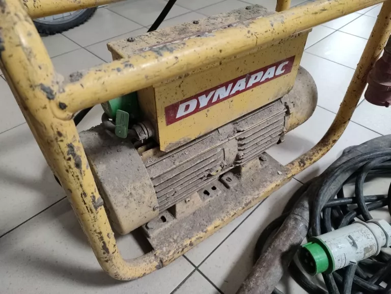 przetwornica-czestotliwosci-uf-61-3x-bulawa-elektryczna-do-beton-alwojska-polskiego-71-olsztyn