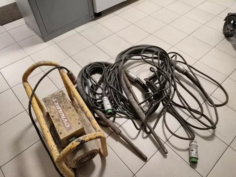 przetwornica-czestotliwosci-uf-61-3x-bulawa-elektryczna-do-beton-stan-11323-2