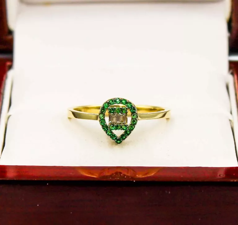 ZŁOTY PIERŚCIONEK Z CYRKONIAMI P.585 W,1,50 R.17