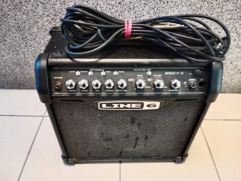 WZMACNIACZ GITAROWY LINE 6 SPIDER IV 75W