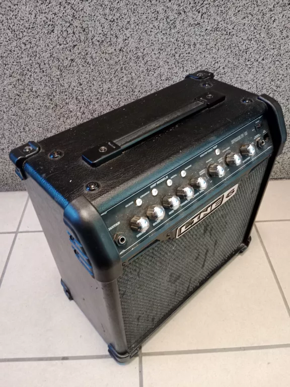 WZMACNIACZ GITAROWY LINE 6 SPIDER IV 75W
