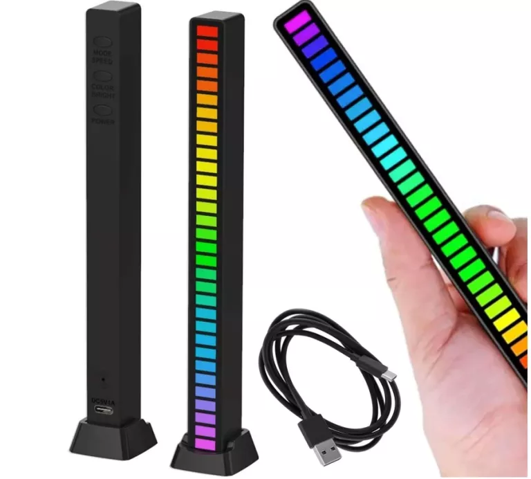 LAMPKA LED MIGAJĄCA W RYTM MUZYKI
