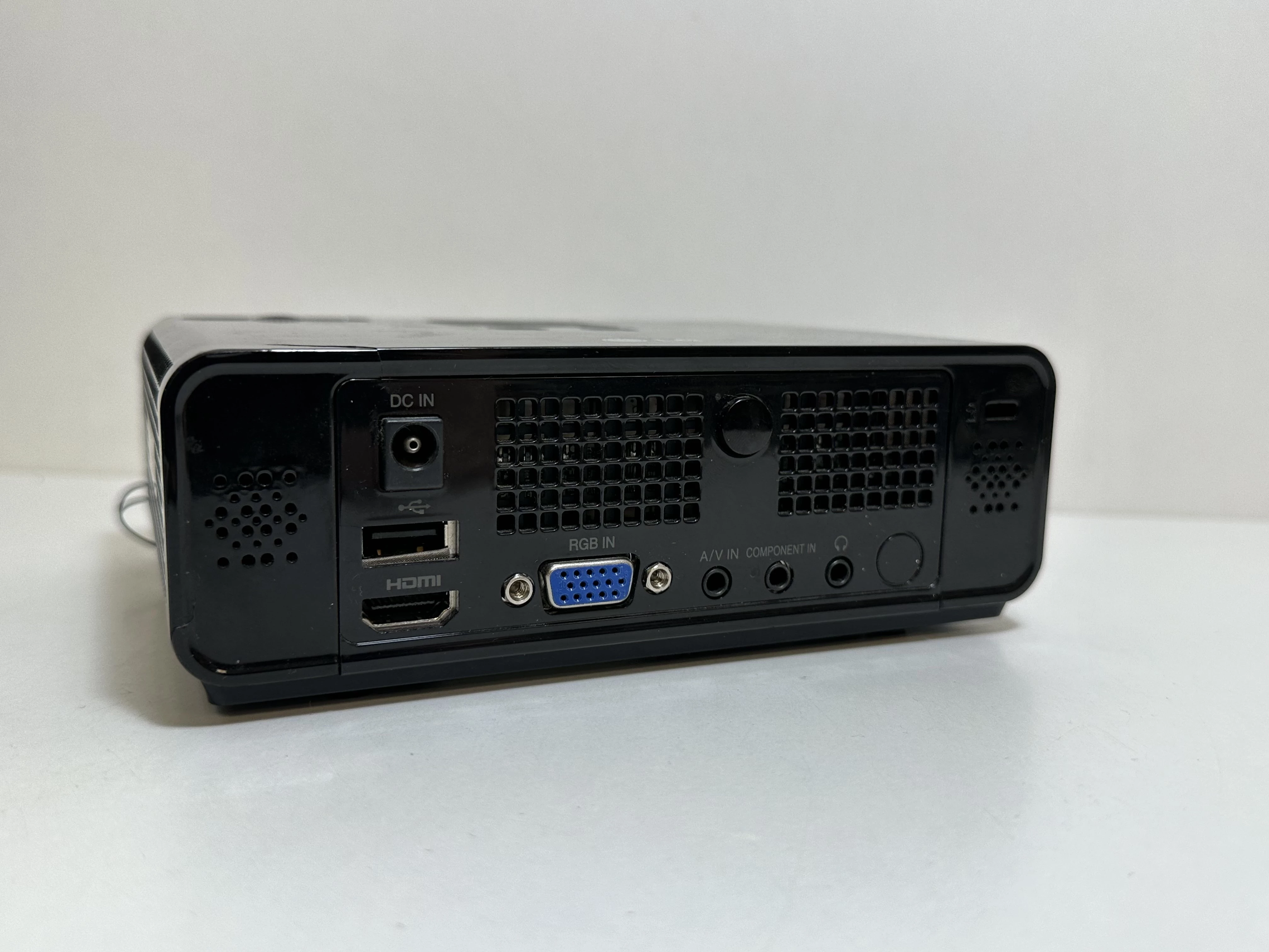 projektor-lg-hw300g-wartookazja-jasnosc-lampy-ansi-2700