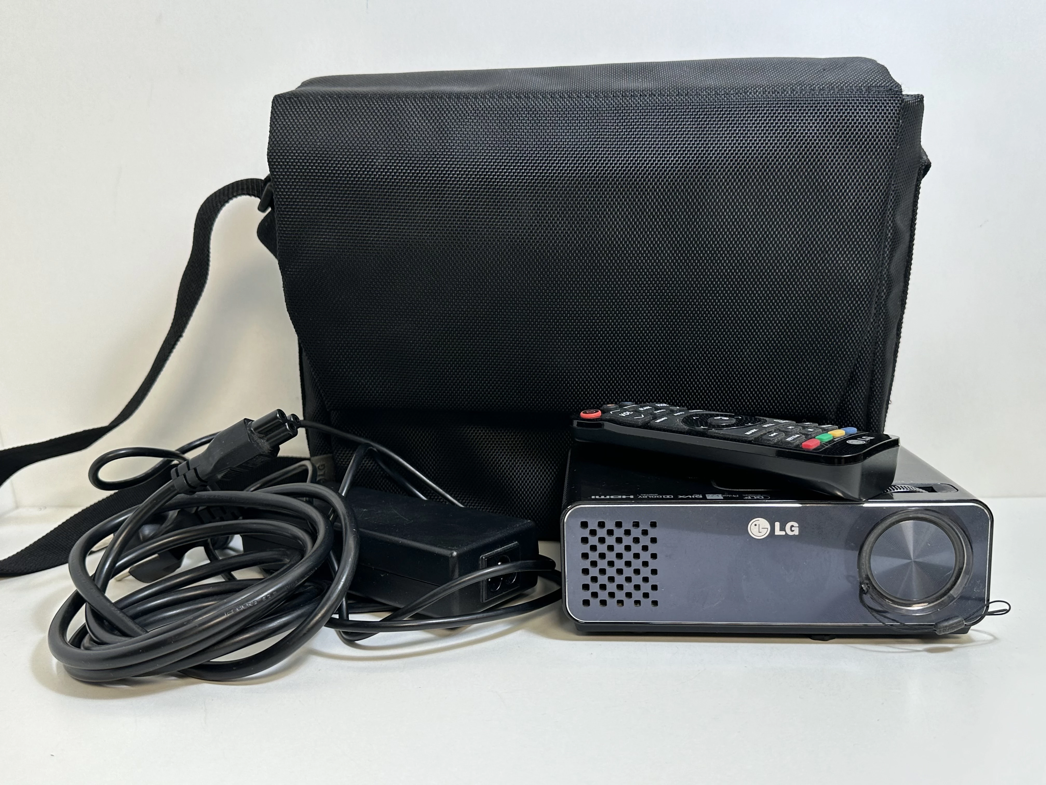 projektor-lg-hw300g-wartookazja-marka-lg