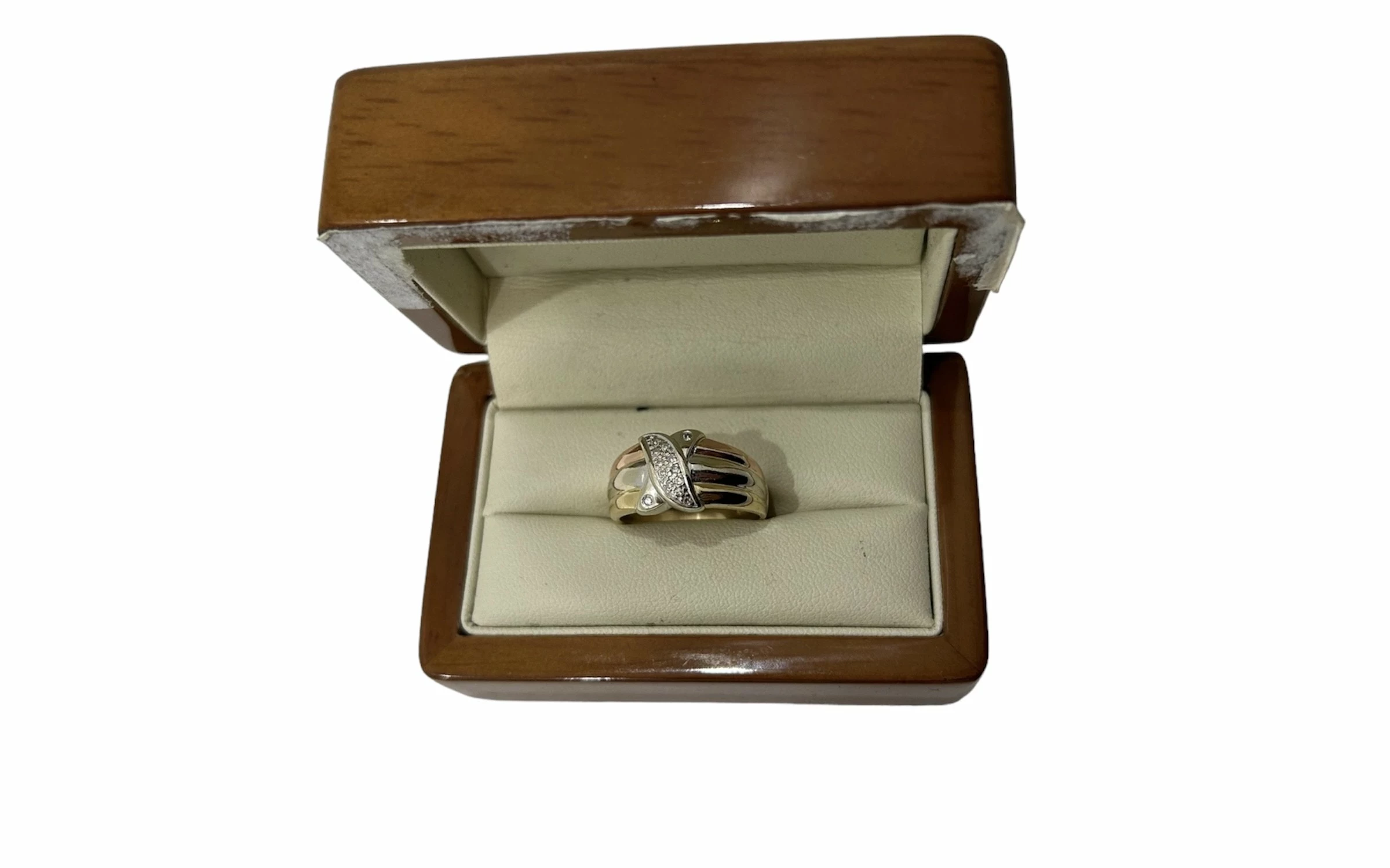 doskonaly-zloty-pierscionek-59g-585-vs-si1-14-diamentow-r20-legnicka-66-wroclaw