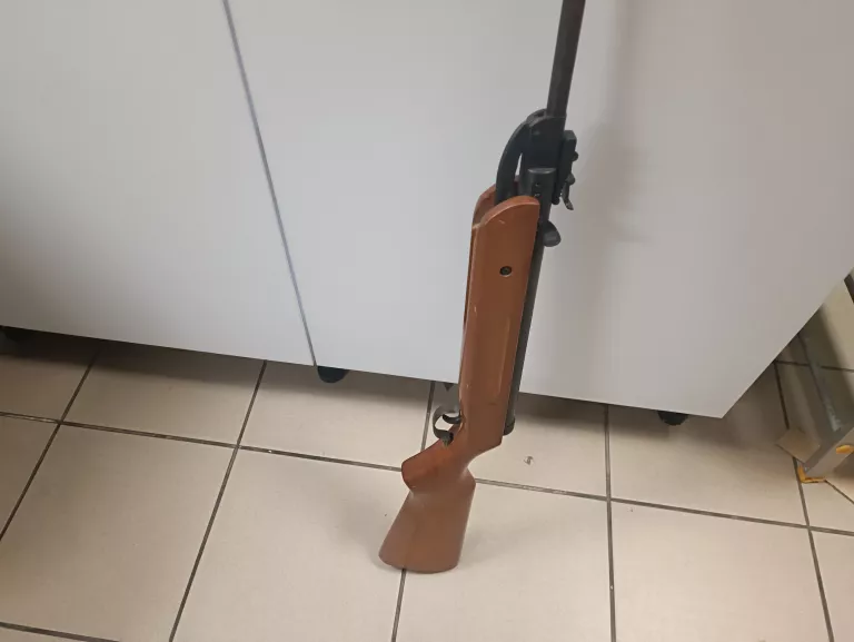 wiatrowka-sprezynowa-marka-128975-1728923