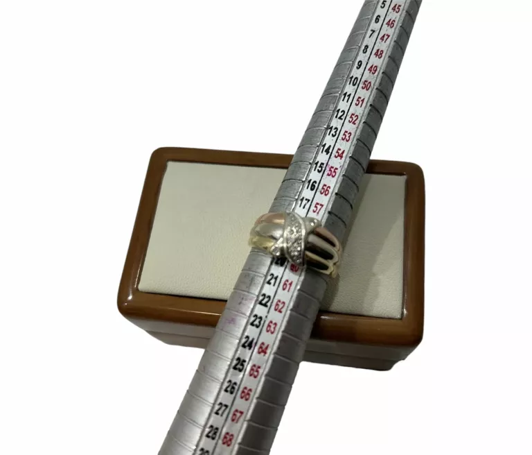 DOSKONAŁY ZŁOTY PIERSCIONEK 5,9G 585 VS-SI1 14 DIAMENTÓW!!! R.20